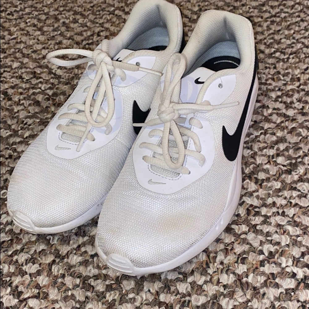 Nike Tennis Shoes